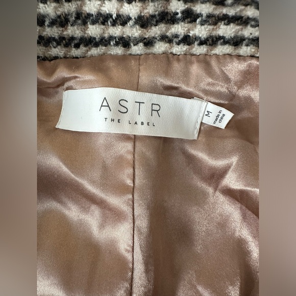 Astr The Label Rachel Houndstooth Blazer - Picture 6 of 7